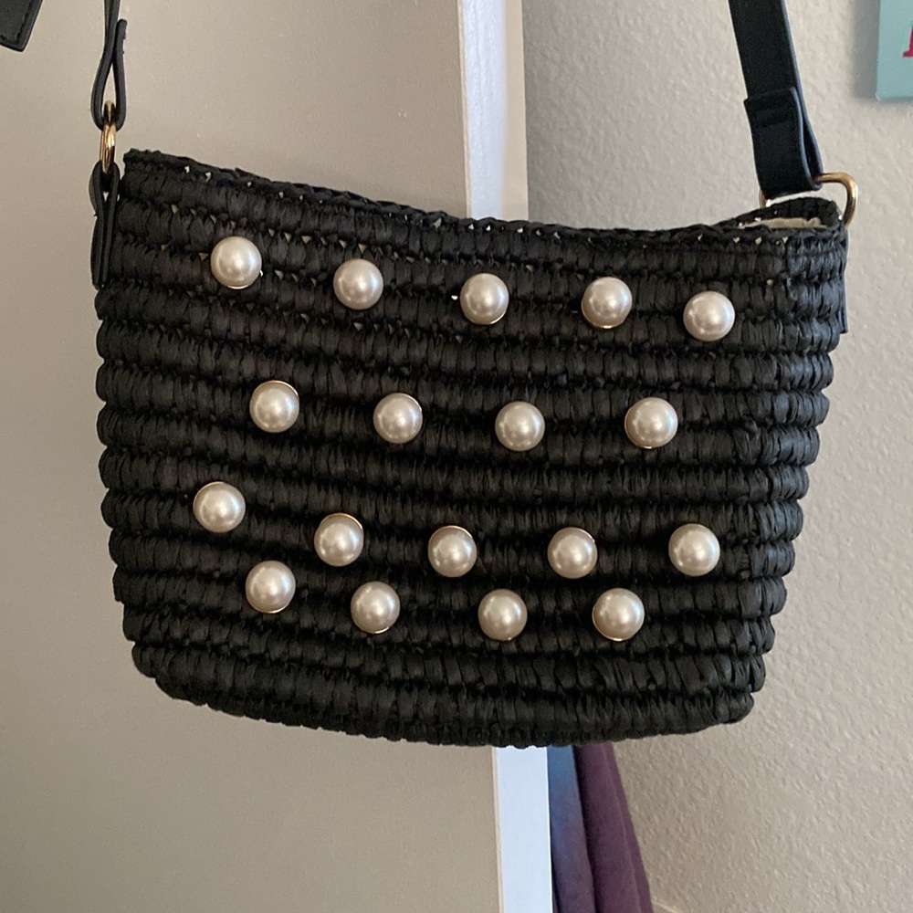New BTB Los Angeles crossover black bag. NWOT      7” high and 11” long. -017